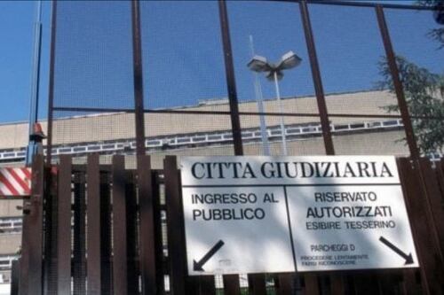 Tangenti per aggiustare i processi. Arrestati due magistrati del Tribunale di Roma