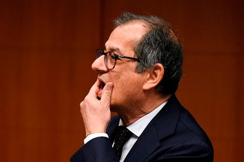 Manovra, allarme spread. E Tria è preoccupato