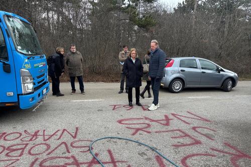 Basovizza, sdegno per lo sfregio. Bignami: "Clima preoccupante". Tajani: "Oltraggia le vittime"