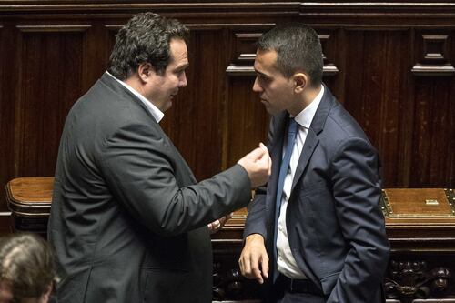 Riforma pensioni, quota 100 resta. Reddito da rifare