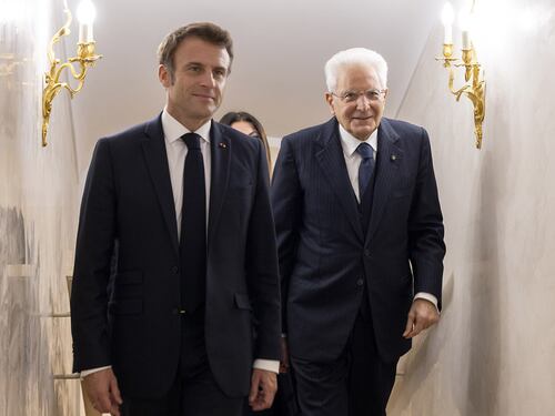 Mattarella-Macron, la telefonata del disgelo: "Piena collaborazione tra Italia e Francia in ogni settore"
