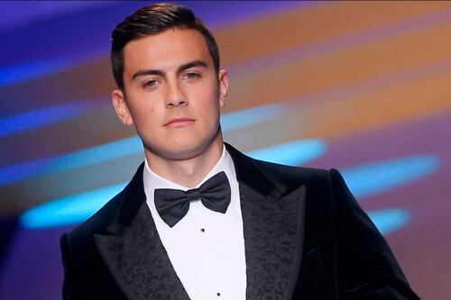 Moda, Dybala modello per un giorno sulla passerella di Dolce e Gabbana
