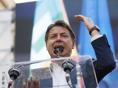 M5S, l’ultima strategia dei grillini anti-Conte: non versare i 2 mila euro