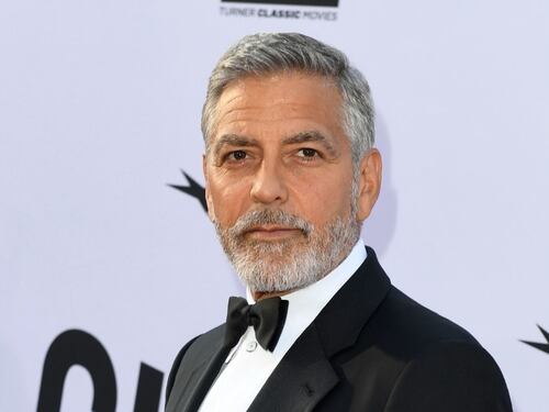Sutri imbrattata da Clooney. Il sindaco Sgarbi lo perdona