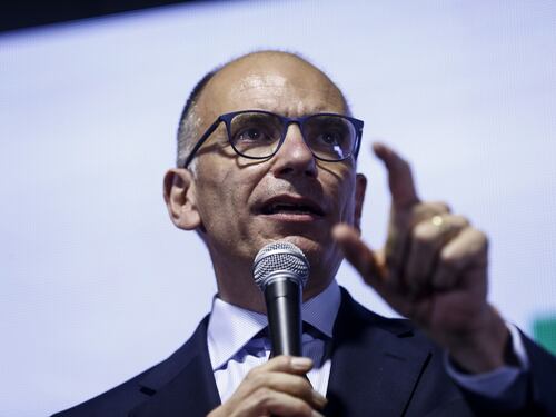 Elezioni politiche 2022, il trucco di Enrico Letta: “O noi o la destra”. Così vuole fregare gli altri partiti