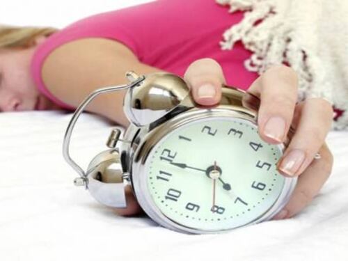 Lancette indietro, torna l'ora solare e si dorme di più