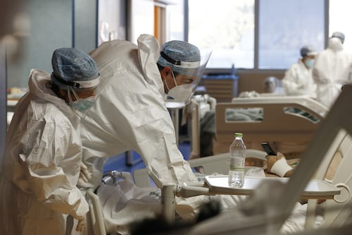 Pensioni di medici e infermieri: il governo Meloni vuole ritardare l’uscita con Quota 102 o 103