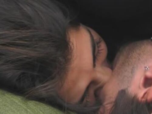 Monte sotto accusa per il bacio lesbo al Grande Fratello Vip
