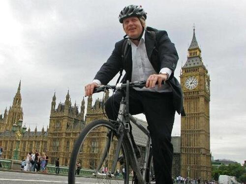 Boris Johnson, Matteo Renzi e gli altri: quando la politica va in bici
