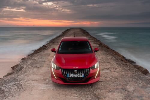 La Nuova Peugeot 208 e l'equilibrio dei 100 cavalli