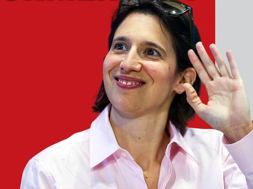 La bElly addormentata: domani Schlein chiude la Festa dell’Unità e torna a parlare dopo un lungo silenzio. Conte le sta sfilando il partito. Che dirà?