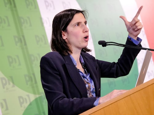 Nonostante lo sfacelo Schlein, il Pd resta il partito più pagato