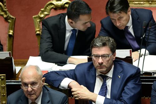 I mercati non danno la fiducia al governo: spread a 250, Borsa giù