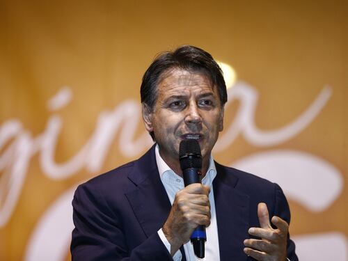 Figuraccia di Giuseppe Conte per la foto sul rastrellamento del ghetto di Roma