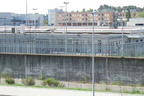 Rivolta al centro migranti, in 13 fuggono da Ponte Galeria. Tra loro un sospetto terrorista