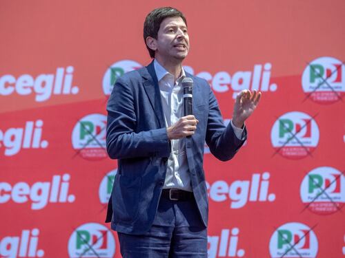 Speranza fissa i paletti per stare con il Pd: “Alternativa da costruire insieme al M5S”