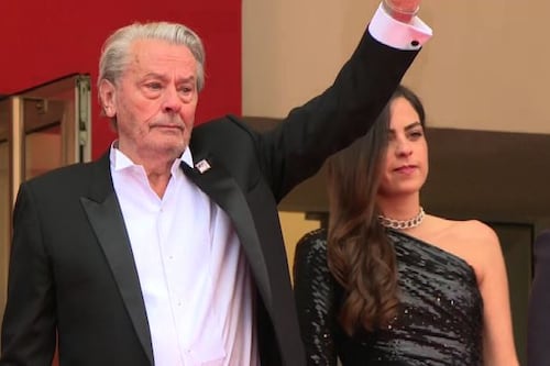 Ictus e emorragia cerebrale, Alain Delon ricoverato in ospedale