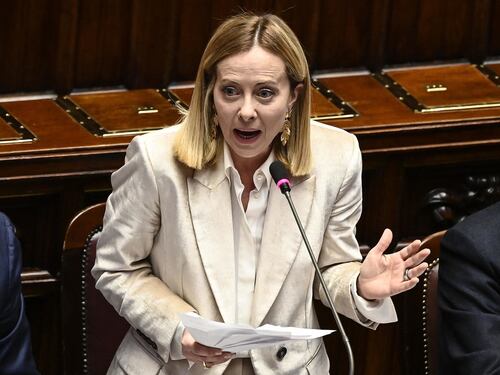 Meloni legge il Manifesto di Ventotene: “Non è la mia Europa”. E scoppia il caos