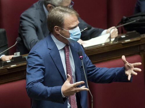 Prima il decreto sicurezza. La maggioranza fa la furba