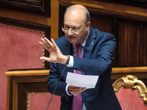 Contratto scuola, il ministro Valditara: al lavoro per un anticipo di risorse
