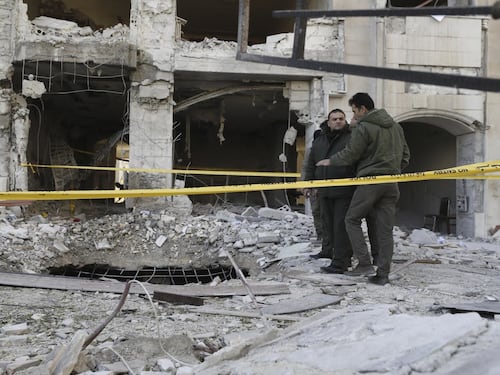 Medio Oriente, Israele bombarda Damasco. Pasdaran nel mirino