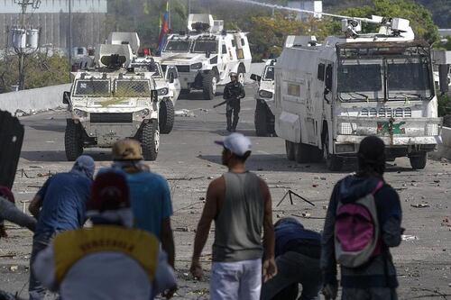 Alta tensione Usa-Russia sul Venezuela. Nuovi scontri: due morti