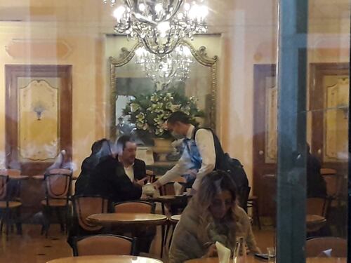 Vertice a tre con Salvini, Giorgetti e Fontana davanti a un caffè. La Lega è pronta per Draghi