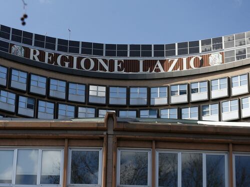 Raccomandati e posti di lavoro, Zingaretti spieghi perché succede sempre nel Lazio