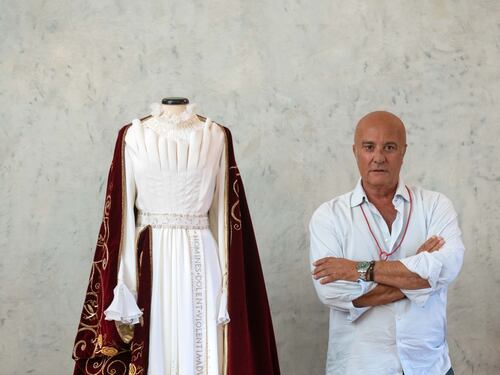 La maison Gattinoni veste la Madonna del Carmine