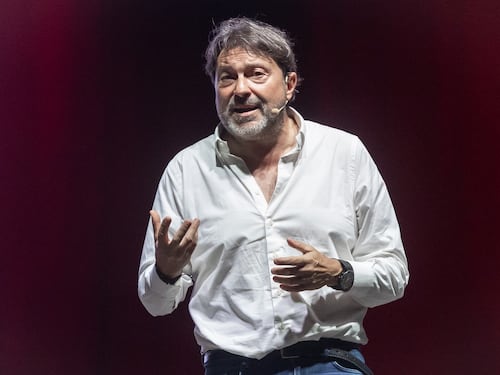 Report, Ranucci attacca i neo conduttori ma lui entrò da raccomandato. E in chat scoppia il caso avances