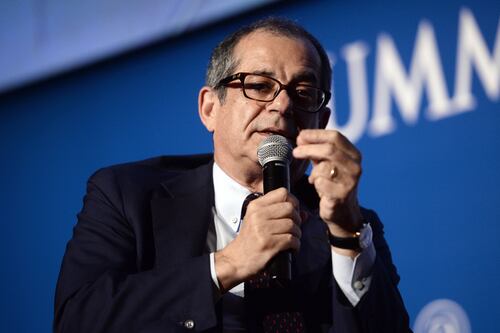 Manovra, Tria: "Si parte col taglio Irpef"