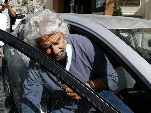 "Grillo ricattato per il figlio" i sospetti M5s dopo il dietrofront sulla giustizia