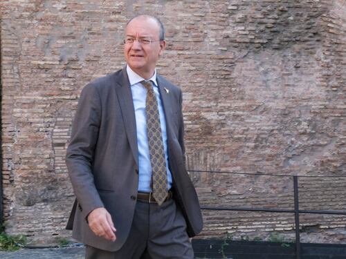 Il ministro Valditara lancia la nuova piattaforma digitale. A cosa serve "Unica"
