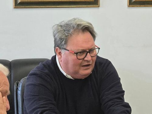 Pd nel caos in Campania, bufera sui sindaci di Castellammare e Torre Annunziata