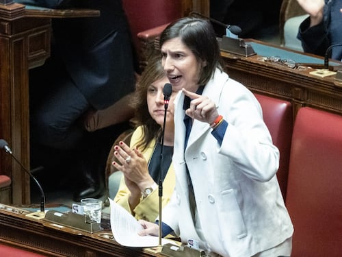 Pd, Schlein sotto assedio. E Bettini rilancia la trappola del “garante” della coalizione