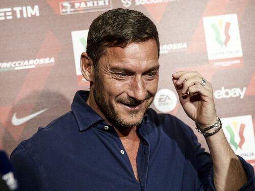 Sogno folle del Pd, candidare Francesco Totti alle elezioni politiche 2022