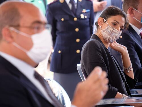 Nicola Zingaretti si sente già sindaco di Roma e fa campagna contro Virginia Raggi