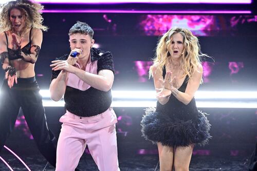 Sanremo 2023, Lorella Cuccarini mozzafiato: "A 57 anni così"