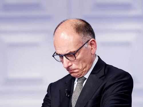 Crisi di governo, Enrico Letta non ne azzecca una. La profezia fatale per Draghi: “Domani sarà una bella giornata”