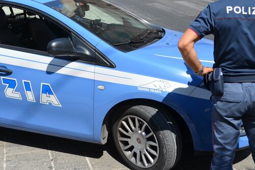 Far west alla Garbatella, spari in strada. Ferito un 41enne