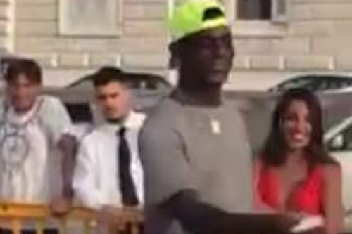 Tuffo in mare col motorino. Balotelli denunciato per la scommessa