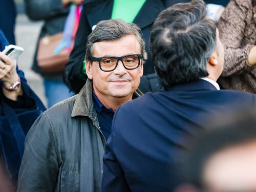 Marcia della pace a Milano, Carlo Calenda canta Bella ciao