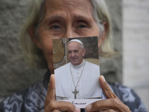 Papa Francesco, da domani a venerdì l'omaggio dei fedeli alla salma