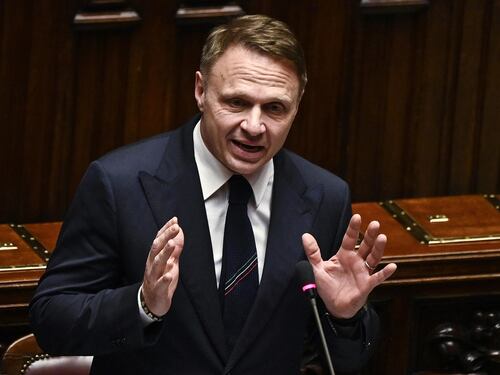 Governo, Lollobrigida gela i gufi di sinistra: “Nessuna crisi, noi sempre coesi”