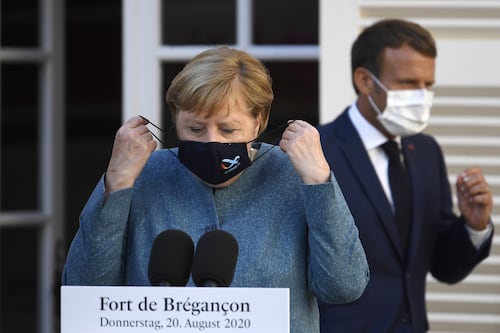 Covid, Merkel e Macron avvertono l'Ue: basta lockdown, effetti devastanti