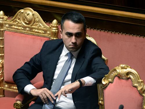 Grillini in fuga, Senato in bilico