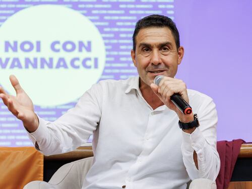Musk, Vannacci: "Ma quale gesto fascista, era un modo per coinvolgere la folla"