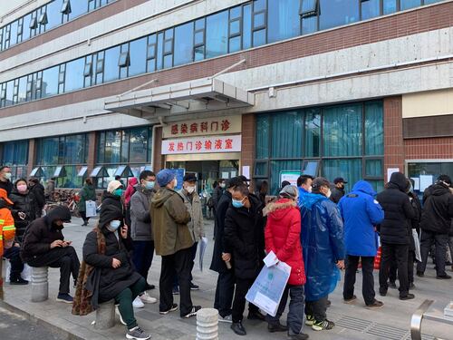 Coronavirus, il racconto choc da Wuhan: "Ospedali pieni, pazienti rifiutati"