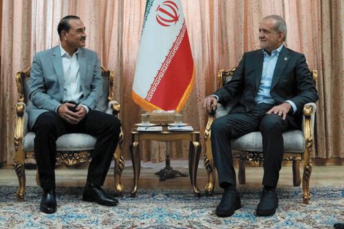 Usa-Iran, trovato l'accordo. La promessa di Trump: "Hormuz verrà riaperto"