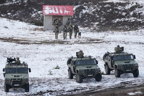Usa, Trump taglia la presenza militare in Europa: i numeri del disimpegno americano nella Nato